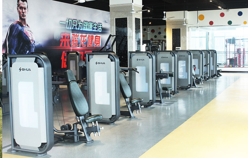 健身房器材